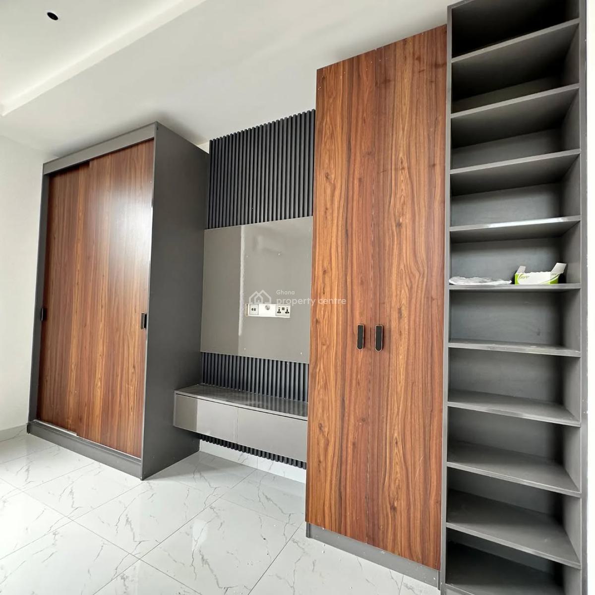 Executive Gated Community  4 Bedrooms, Adenta Municipal, Accra, House for Sale