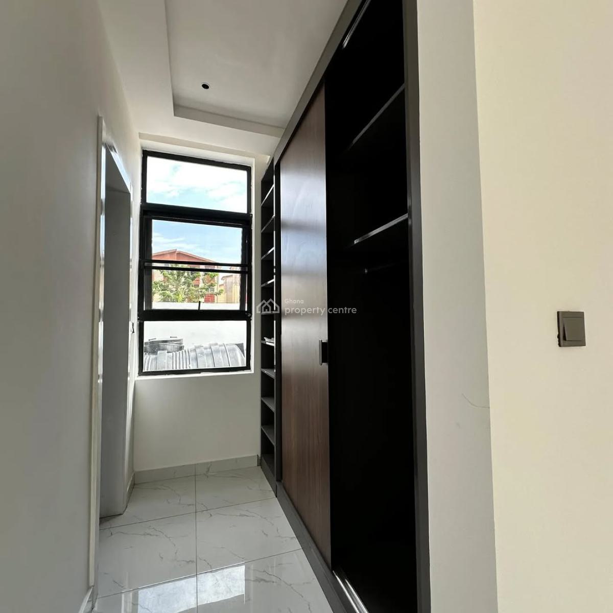 Executive Gated Community  4 Bedrooms, Adenta Municipal, Accra, House for Sale