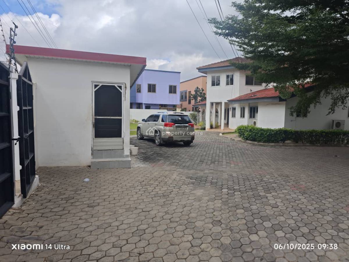 Executive 5 Bedrooms, West Airport, Airport Residential Area, Accra, House for Rent