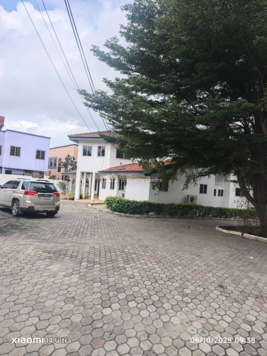 Executive 5 Bedrooms, West Airport, Airport Residential Area, Accra, House for Rent