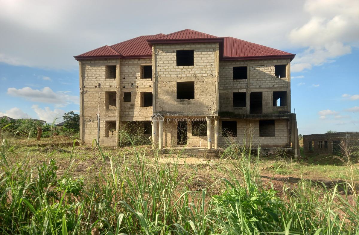Hospital, Akropong,  on  Kumasi Sunyani Road., Kumasi Metropolitan, Ashanti, Office Space for Sale