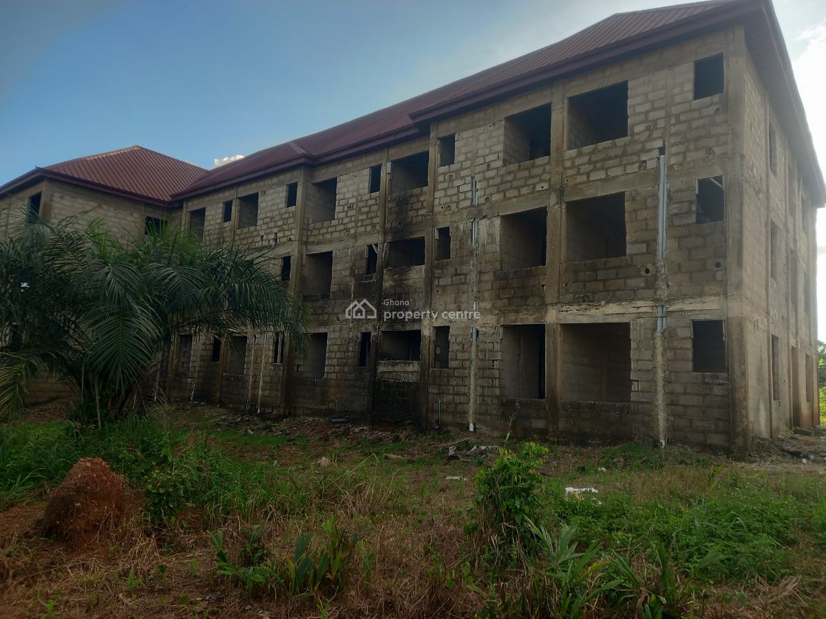 Hospital, Akropong,  on  Kumasi Sunyani Road., Kumasi Metropolitan, Ashanti, Office Space for Sale