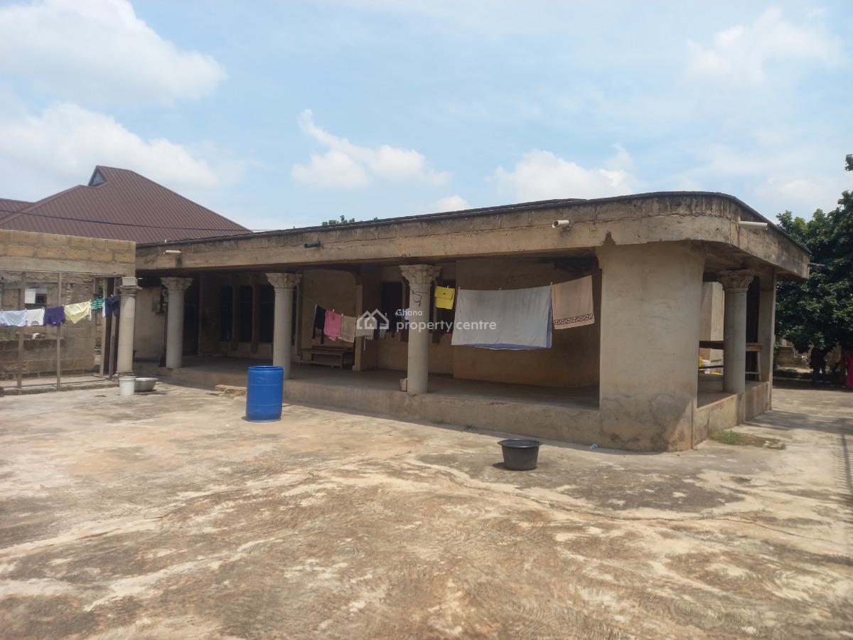 7 Bedrooms  ( Buokrom Estate a-line), Buokrom Estate a-line,  Near Kumasi Airport., Kumasi Metropolitan, Ashanti, House for Sale