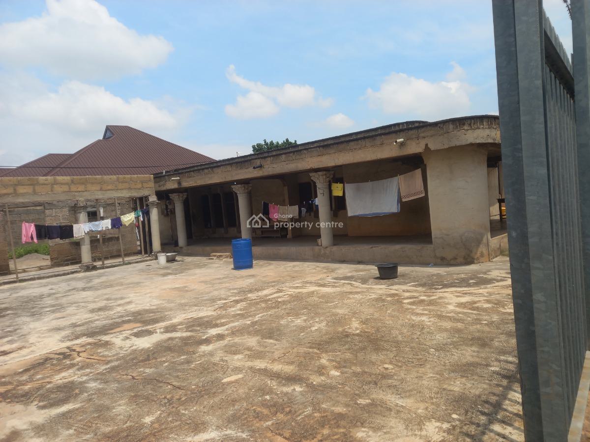 7 Bedrooms  ( Buokrom Estate a-line), Buokrom Estate a-line,  Near Kumasi Airport., Kumasi Metropolitan, Ashanti, House for Sale