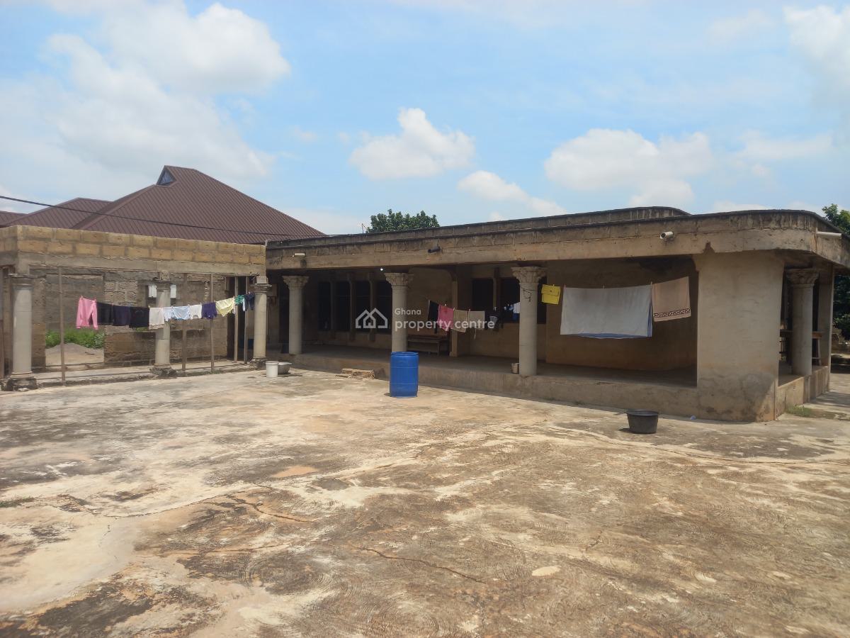 7 Bedrooms  ( Buokrom Estate a-line), Buokrom Estate a-line,  Near Kumasi Airport., Kumasi Metropolitan, Ashanti, House for Sale