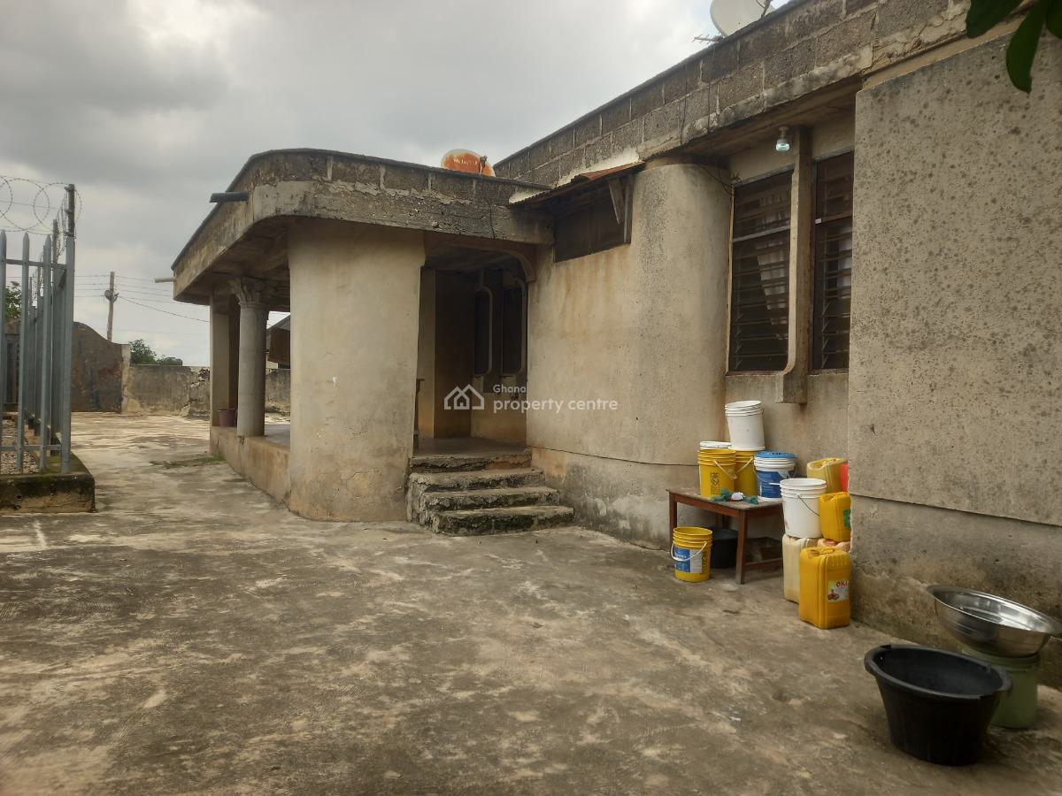 7 Bedrooms  ( Buokrom Estate a-line), Buokrom Estate a-line,  Near Kumasi Airport., Kumasi Metropolitan, Ashanti, House for Sale