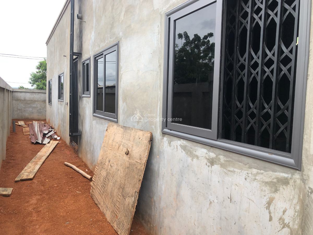 Semi-completed 3 Bedroom House with Nice Architectural Outlook., Amrahia, La Dade Kotopon Municipal, Accra, Detached Bungalow for Sale