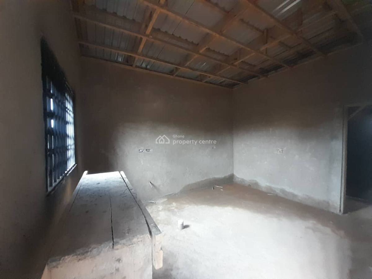 Semi-completed 3 Bedroom House with Nice Architectural Outlook., Amrahia, La Dade Kotopon Municipal, Accra, Detached Bungalow for Sale