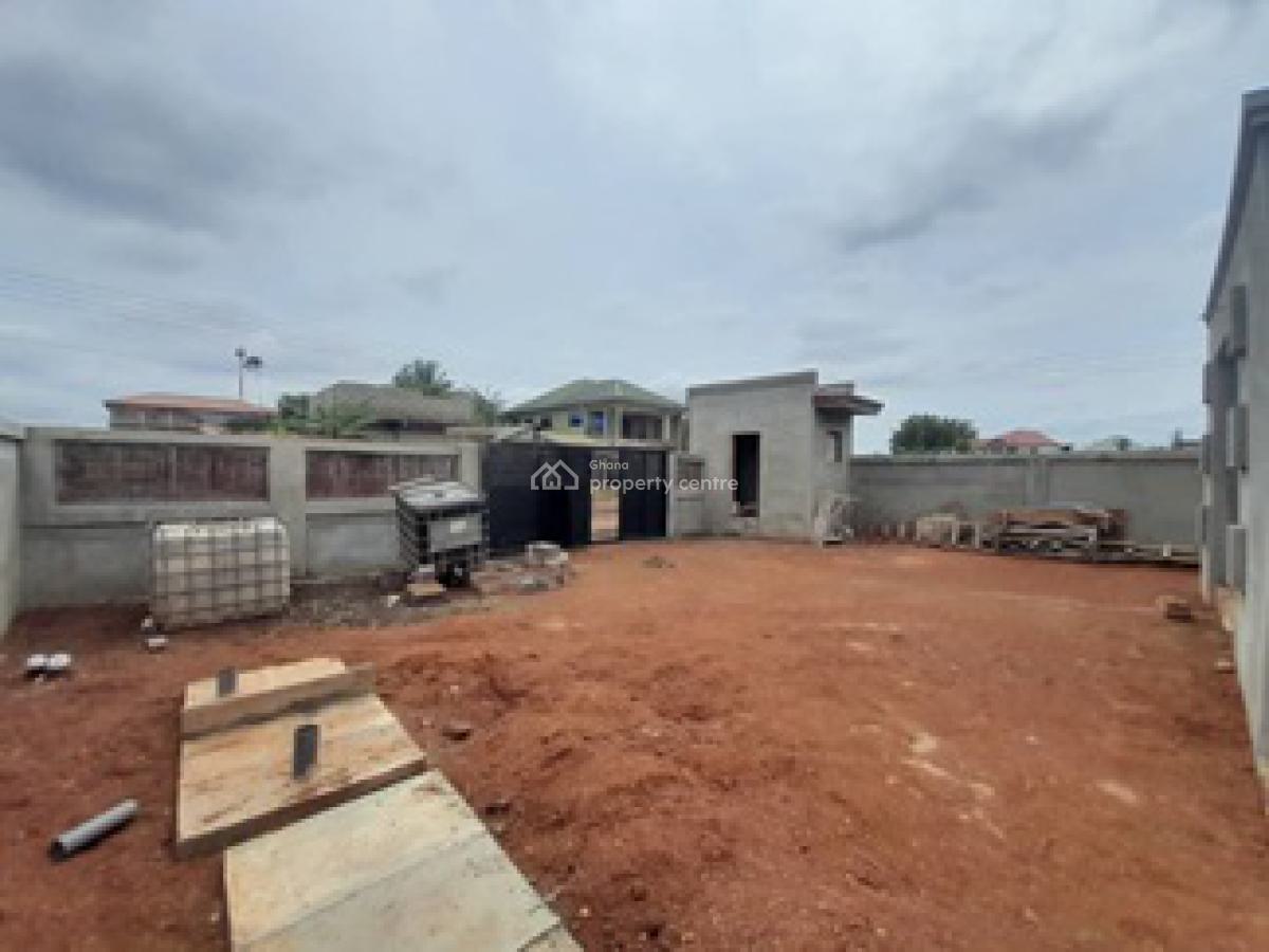 Semi-completed 3 Bedroom House with Nice Architectural Outlook., Amrahia, La Dade Kotopon Municipal, Accra, Detached Bungalow for Sale