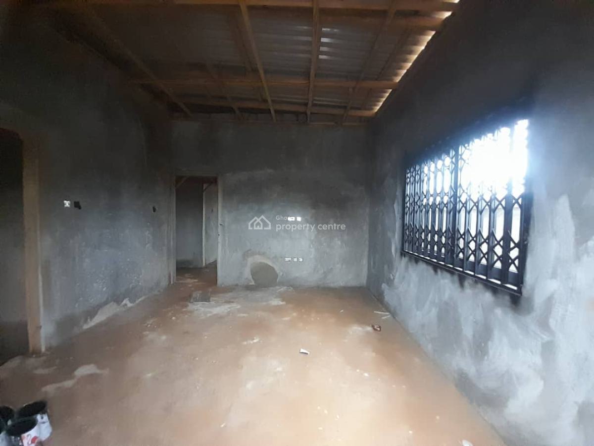 Semi-completed 3 Bedroom House with Attached Boys Quarters., Amrahia, Adenta Municipal, Accra, Detached Bungalow for Sale