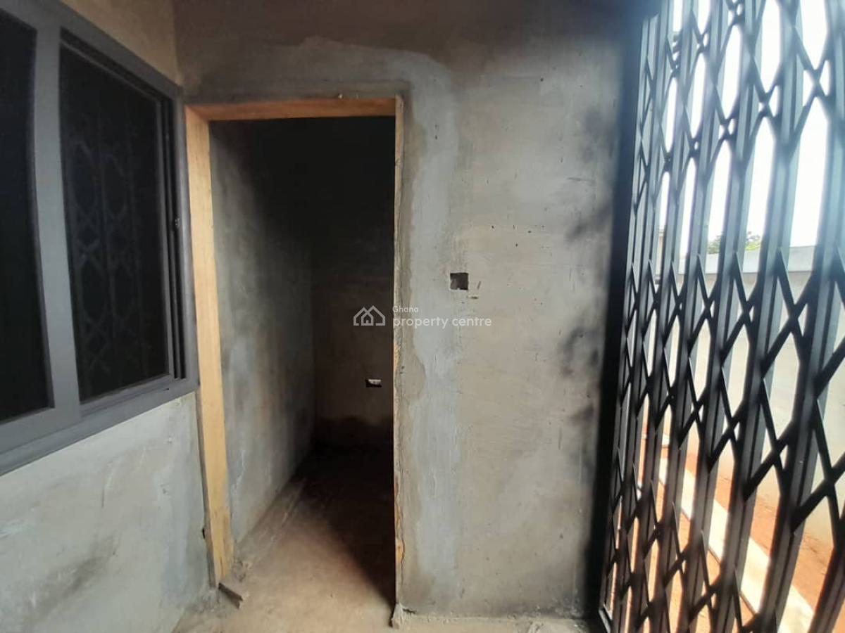 Semi-completed 3 Bedroom House with Attached Boys Quarters., Amrahia, Adenta Municipal, Accra, Detached Bungalow for Sale