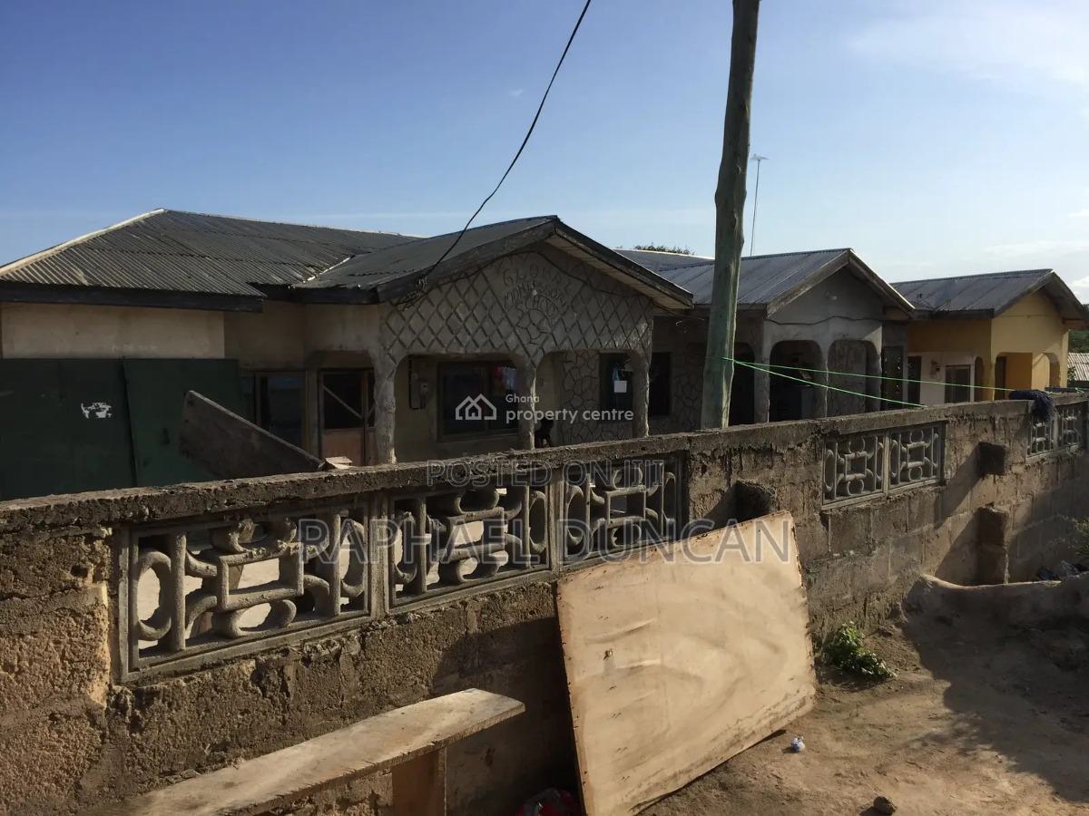 10 Bedroom Block of Flats with Excellent Facilities, New Year Street, Botwe Estat, Agona West Municipal, Central Region, Apartment for Sale
