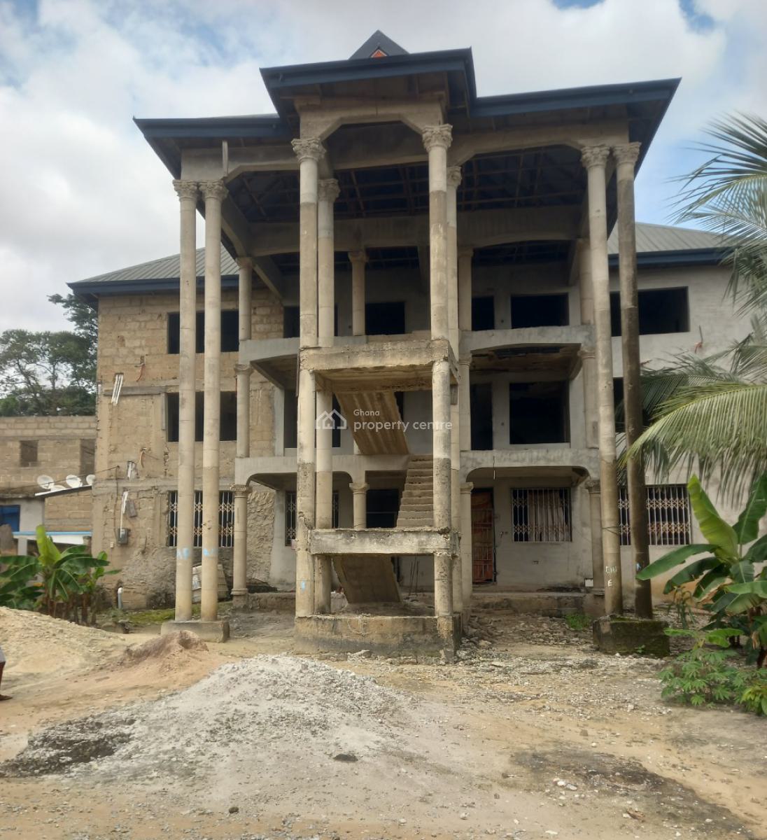6 Apartments/ Flats., Duase,  Near Buokrom/ Kumasi Airport., Kumasi Metropolitan, Ashanti, Apartment for Sale
