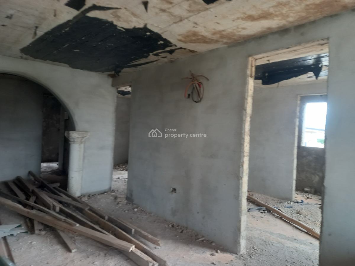 6 Apartments/ Flats., Duase,  Near Buokrom/ Kumasi Airport., Kumasi Metropolitan, Ashanti, Apartment for Sale