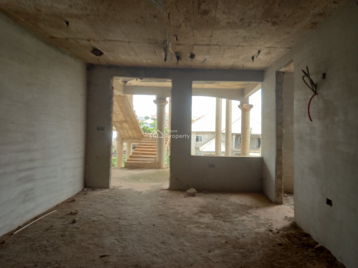 6 Apartments/ Flats., Duase,  Near Buokrom/ Kumasi Airport., Kumasi Metropolitan, Ashanti, Apartment for Sale