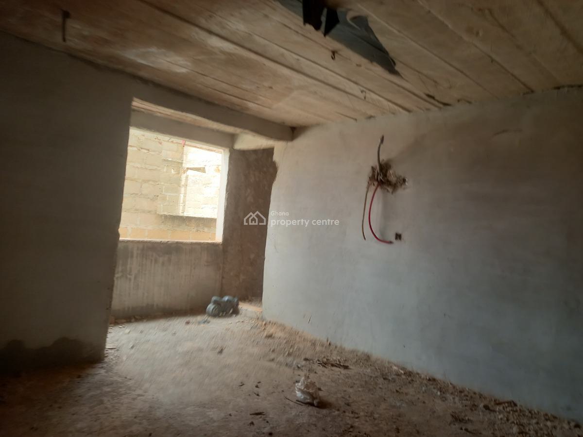 6 Apartments/ Flats., Duase,  Near Buokrom/ Kumasi Airport., Kumasi Metropolitan, Ashanti, Apartment for Sale