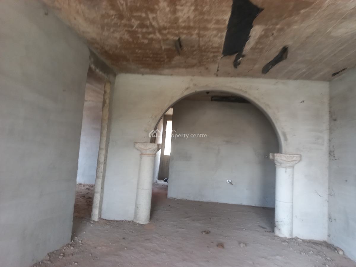6 Apartments/ Flats., Duase,  Near Buokrom/ Kumasi Airport., Kumasi Metropolitan, Ashanti, Apartment for Sale