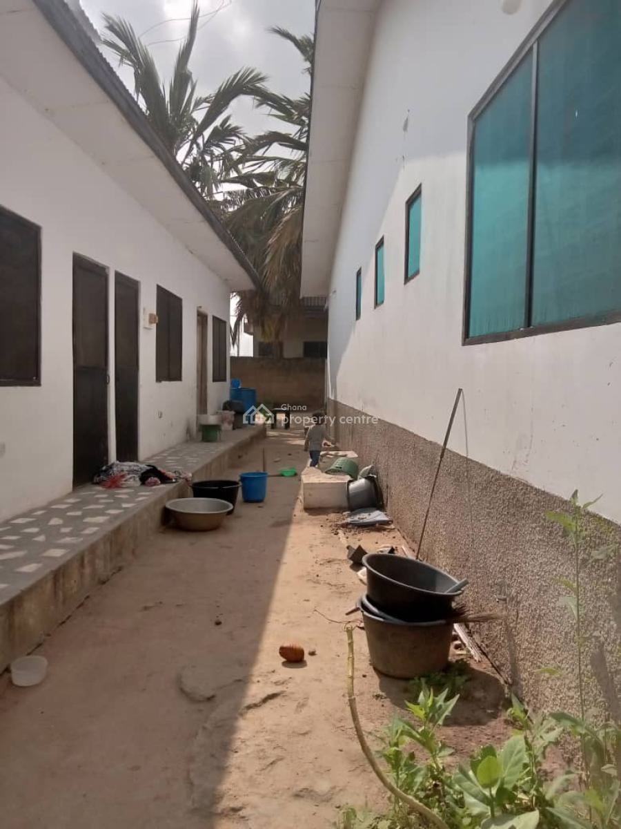 5brm + 2brm Outhouse + 3 Shops on 2 Plots @ Ga Odumase / Sonitra Route, Sonitra Route, Ga West Municipal, Accra, House for Sale