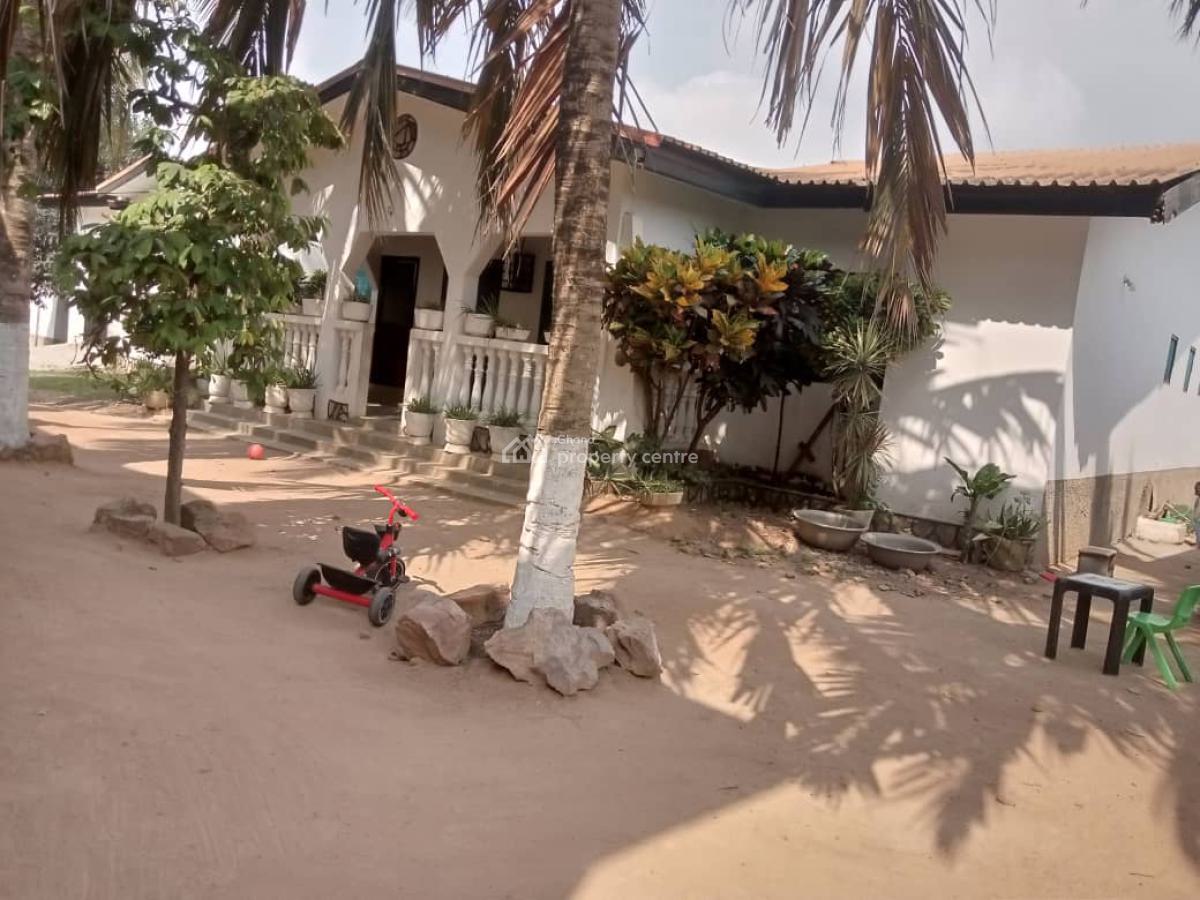 5brm + 2brm Outhouse + 3 Shops on 2 Plots @ Ga Odumase / Sonitra Route, Sonitra Route, Ga West Municipal, Accra, House for Sale