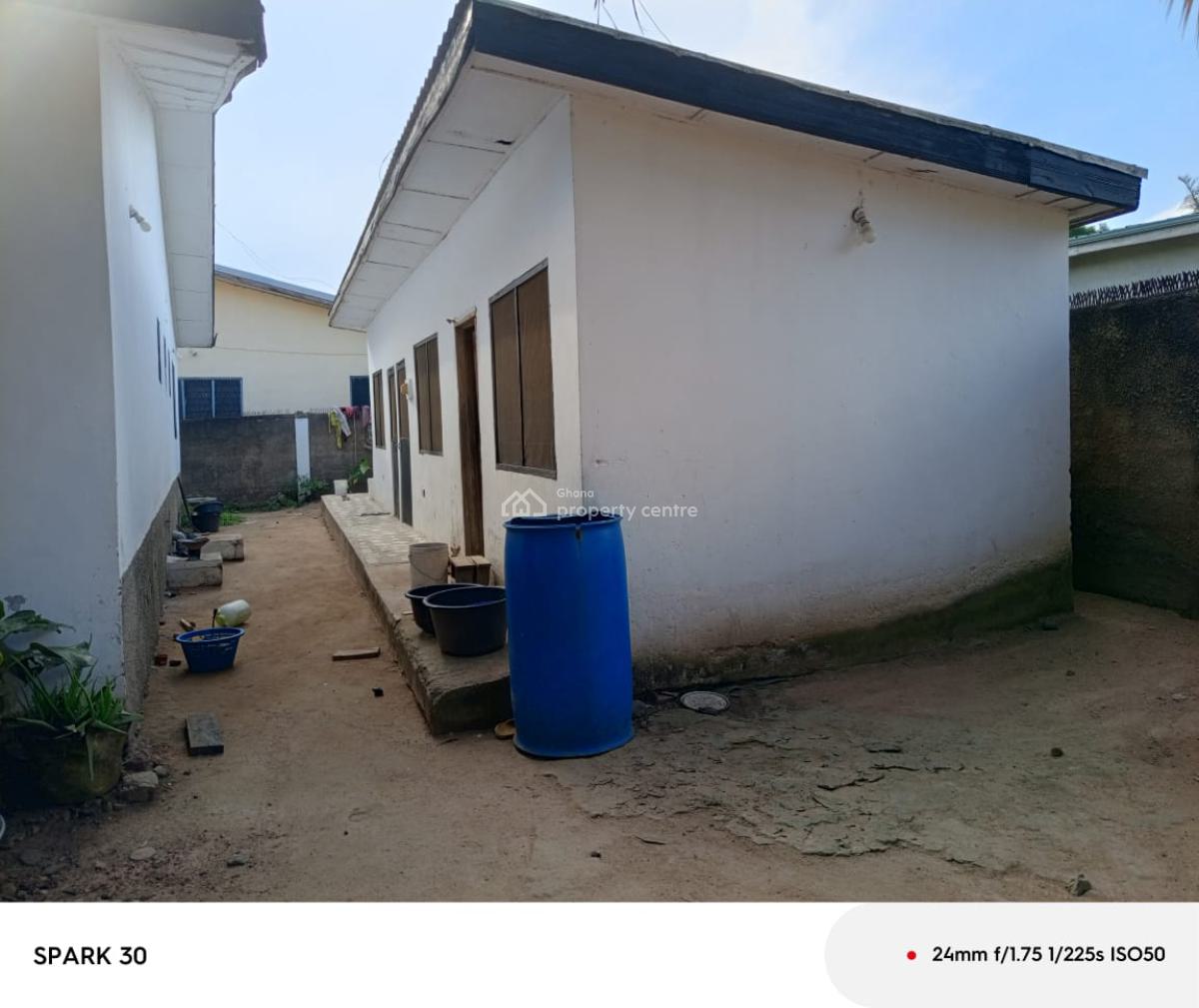 5 Bedroom + 2 Bedroom Outhouse + 3 Shops on 2 Plots, Sonitra Route, Ga West Municipal, Accra, House for Sale