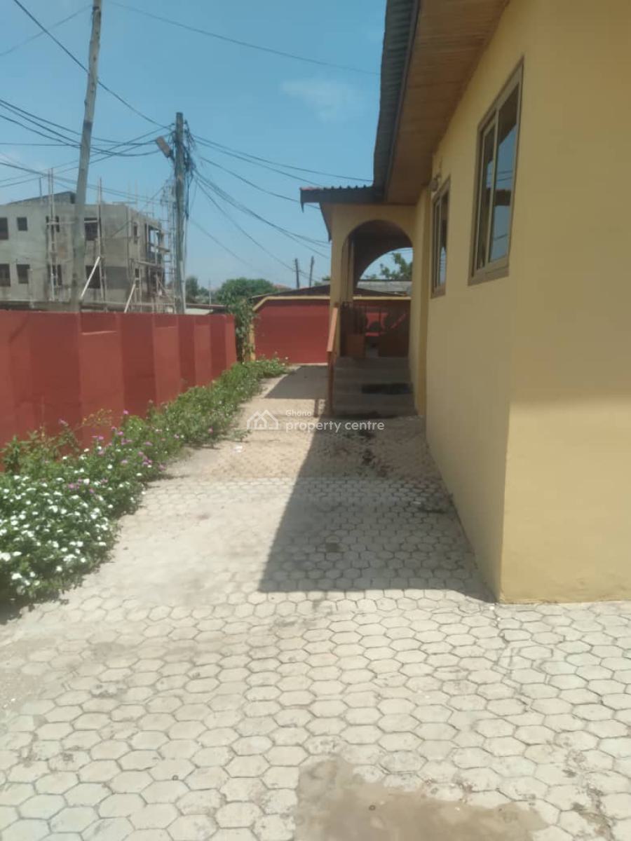 Titled 2 Units of  3brm Apartments on One & Half Plots @ Kwashieman ,, Kfc Area, Kwashieman, Accra, Apartment for Sale