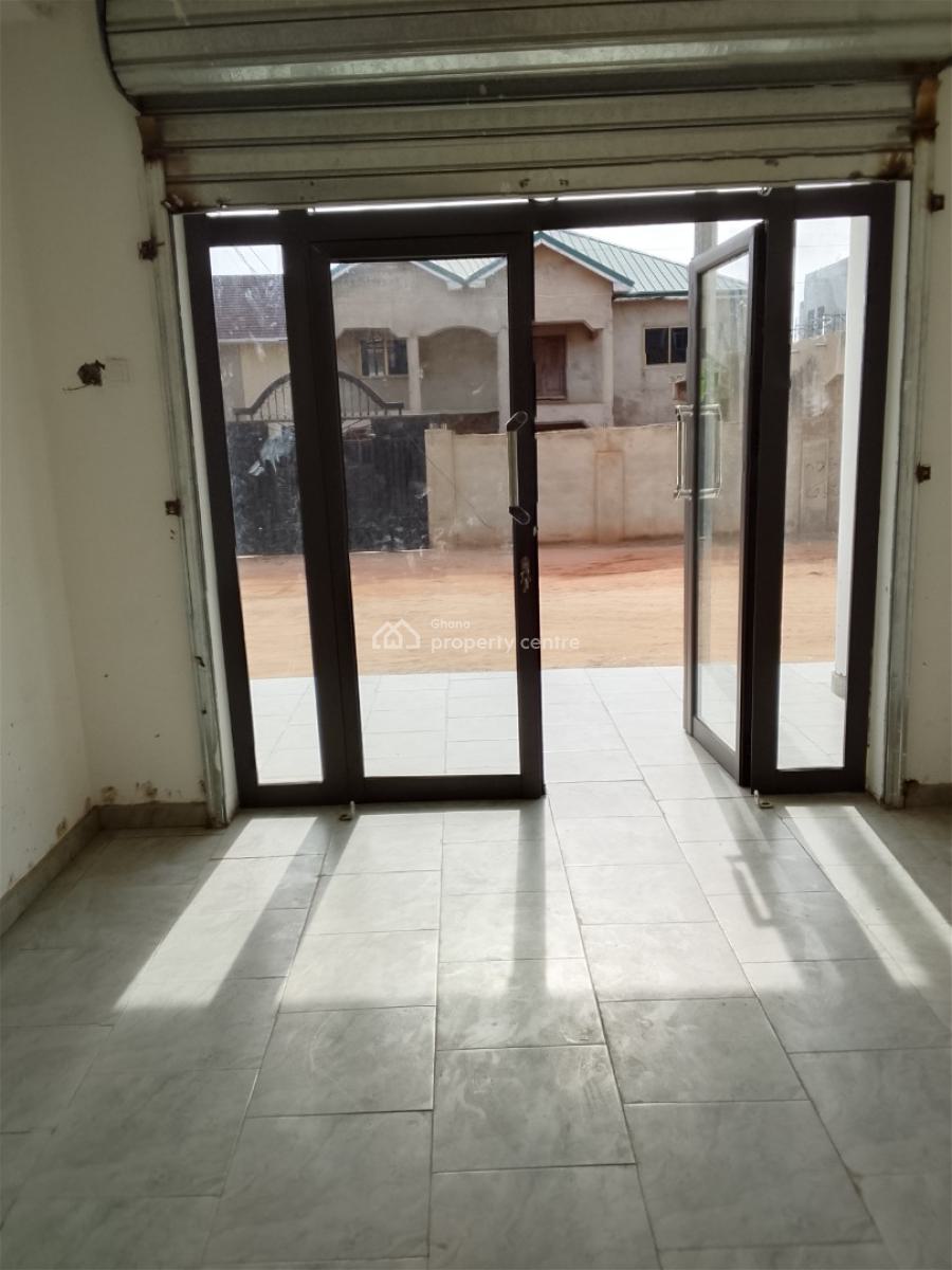 Commercial  Property, Tse Goil Filling Station, Tse Addo, Accra, Shop for Rent