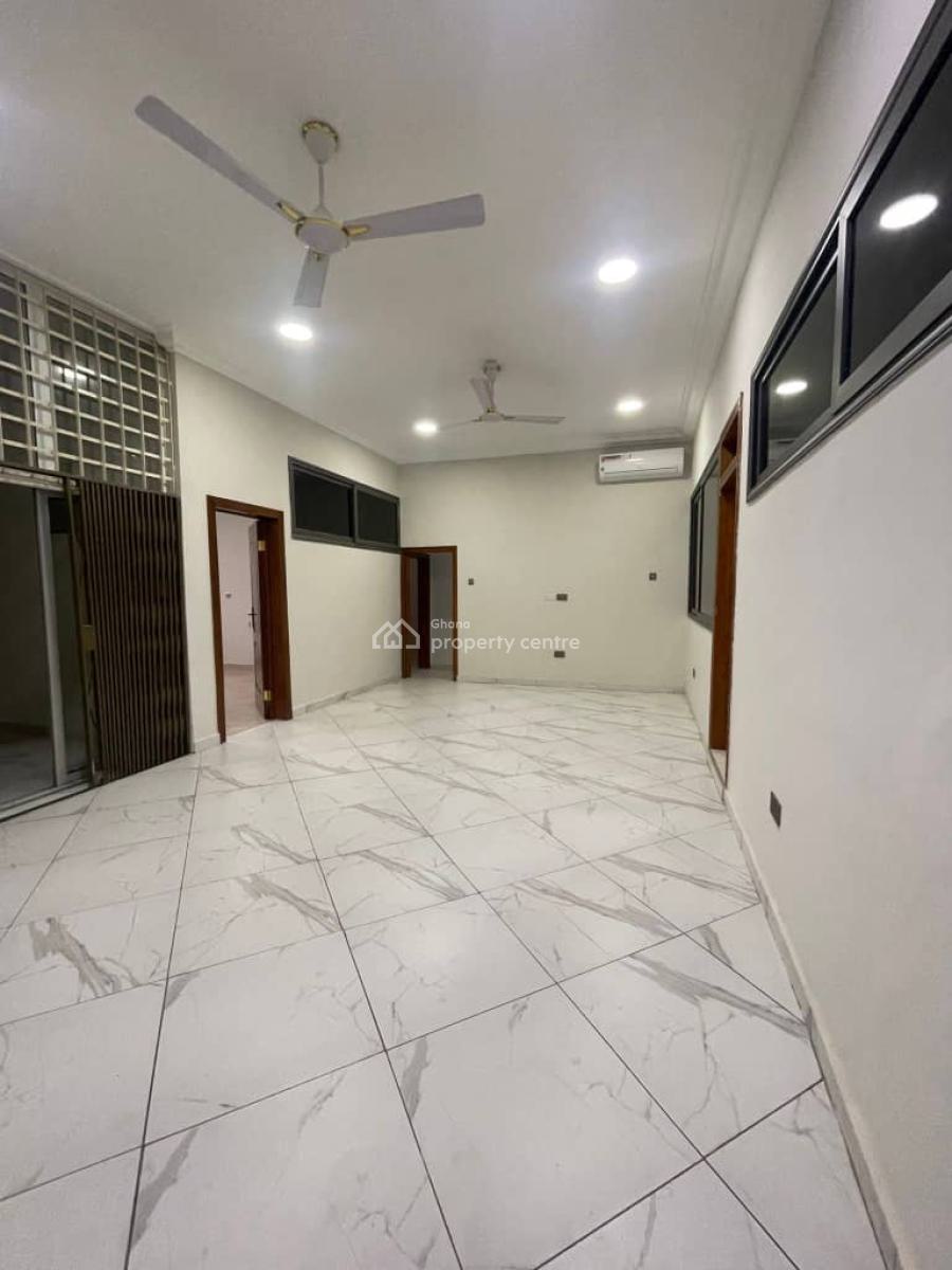 Commercial / Residential 6-bedroom House + 2 Bqs, North Ridge, Accra, House for Rent