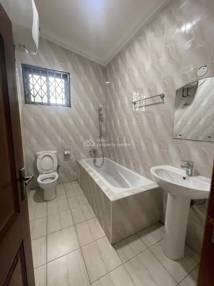 Commercial / Residential 6-bedroom House + 2 Bqs, North Ridge, Accra, House for Rent