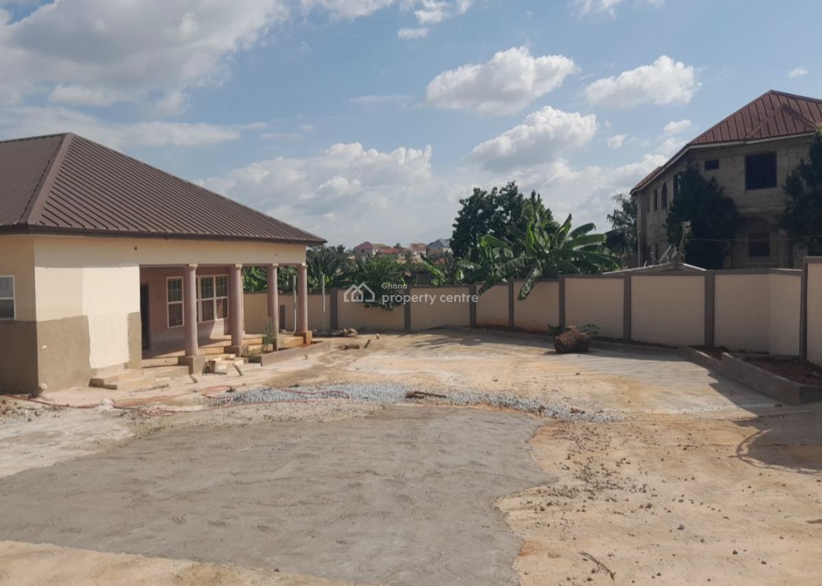 9 Bedrooms  House  ( Daban New Site), Daban New Site, Near Ahodwo., Kumasi Metropolitan, Ashanti, House for Sale
