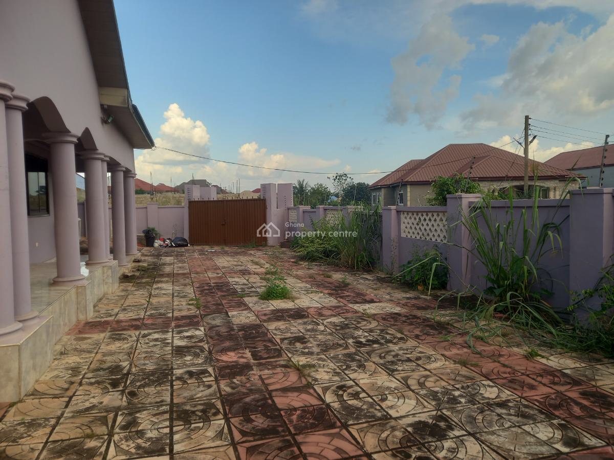 4 Bedrooms House, Apromoase, on Tech Ejisu Road, Kumasi Metropolitan, Ashanti, House for Rent