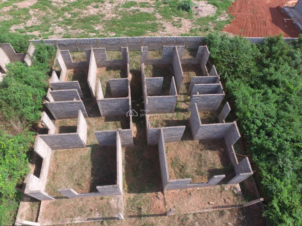 Uncompleted 2 Bedroom Apartments (4 Units Plan), Oyibi, Sasabi, La Dade Kotopon Municipal, Accra, Hostel for Sale