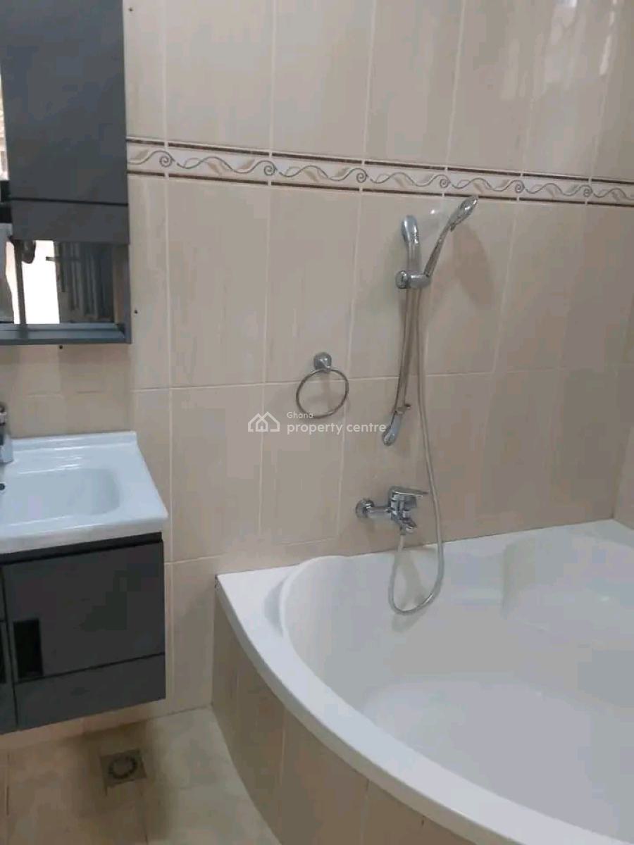 Executive 4-bedroom House @ Parakuo, Parakuo, Dome, Ga East Municipal, Accra, House for Rent
