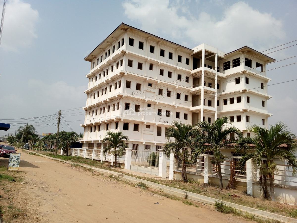 100bedrooms House in Tseaddo, Tseaddo, Tse Addo, Accra, House for Sale