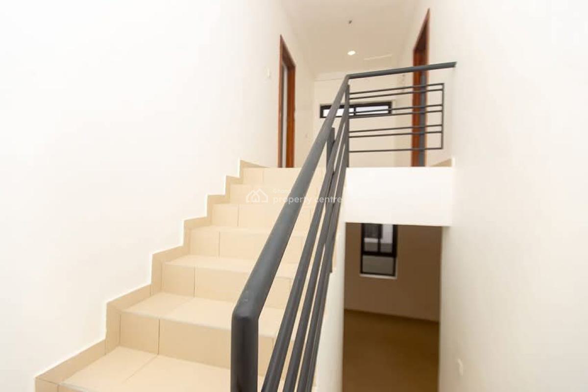 Lovely 3-bedroom Property  @ Oyarifa, Oyarifa, La Nkwantanang Madina Municipal, Accra, House for Sale