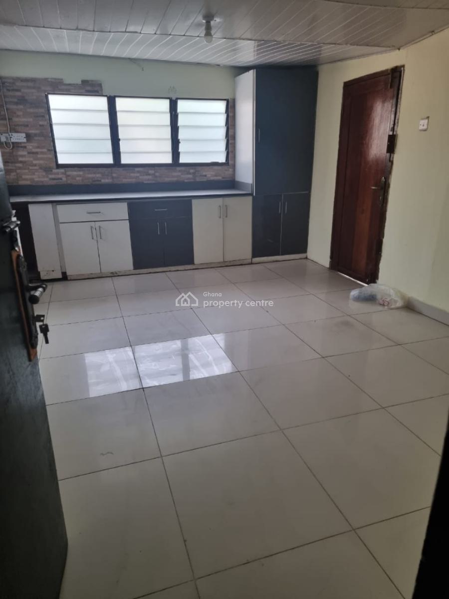 3 Bedroom House with 2 Bqs with Extra Land Space, Nyaniba Estate, Osu, Accra, House for Sale