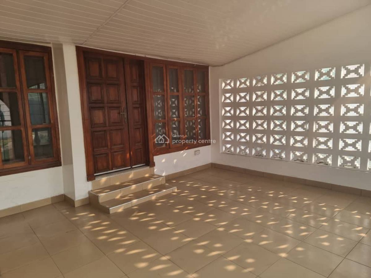 3 Bedroom House with 2 Bqs with Extra Land Space, Nyaniba Estate, Osu, Accra, House for Sale