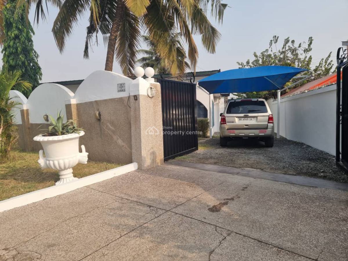 3 Bedroom House with 2 Bqs with Extra Land Space, Nyaniba Estate, Osu, Accra, House for Sale