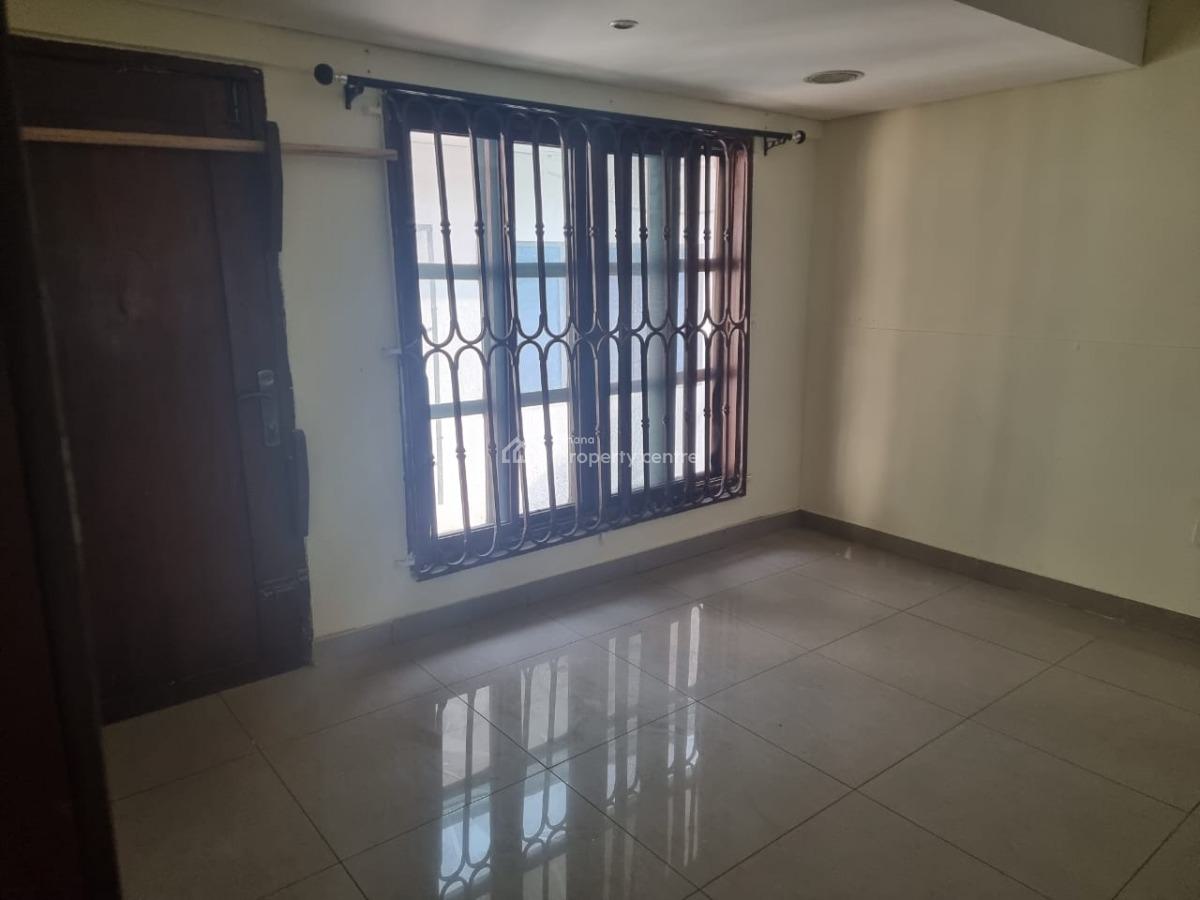 3 Bedroom House with 2 Bqs with Extra Land Space, Nyaniba Estate, Osu, Accra, House for Sale