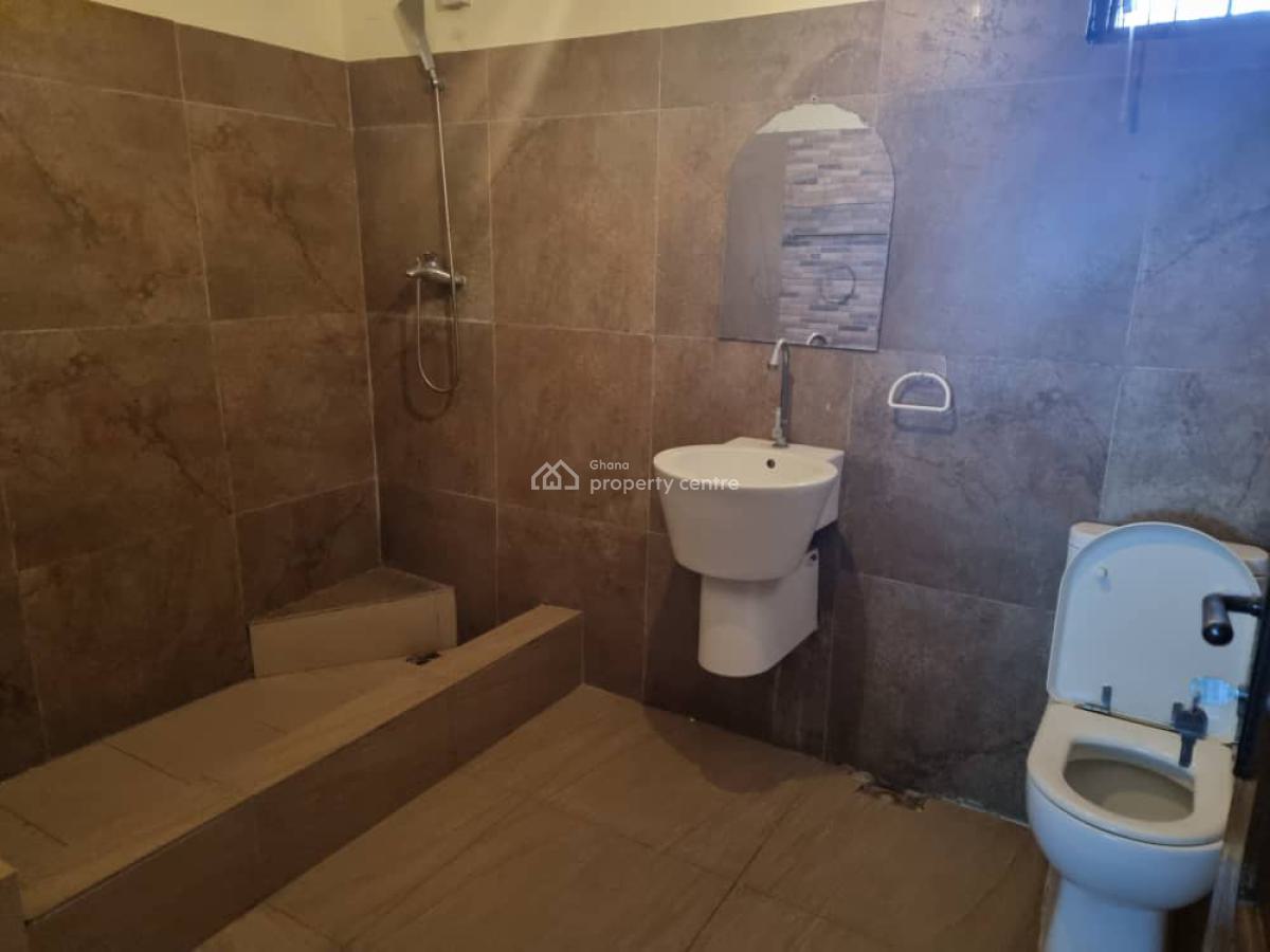 3 Bedroom House with 2 Bqs with Extra Land Space, Nyaniba Estate, Osu, Accra, House for Sale