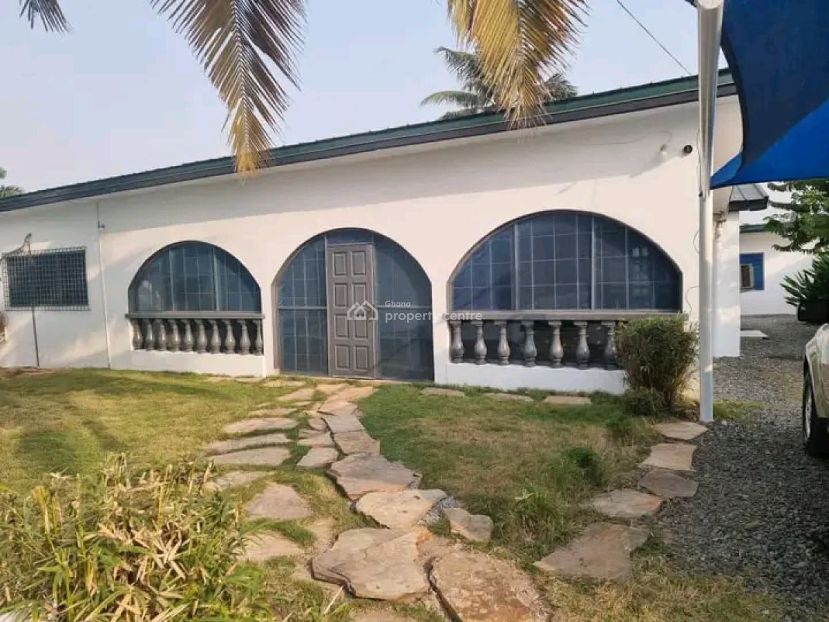 3 Bedroom House with Bq with Extra Land Space, Nyaniba Estate, Osu, Accra, Office Space for Sale