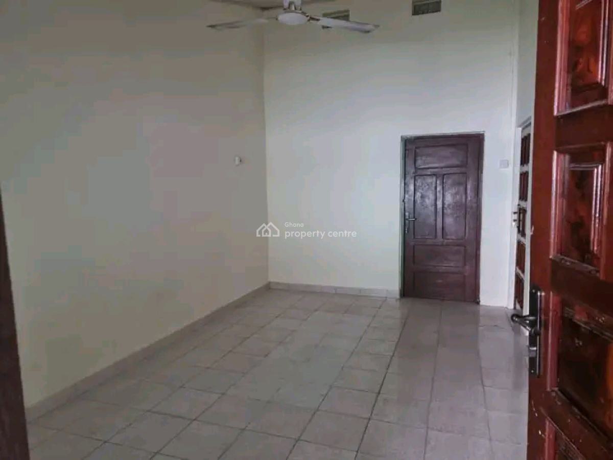 3 Bedroom House with Bq with Extra Land Space, Nyaniba Estate, Osu, Accra, Office Space for Sale