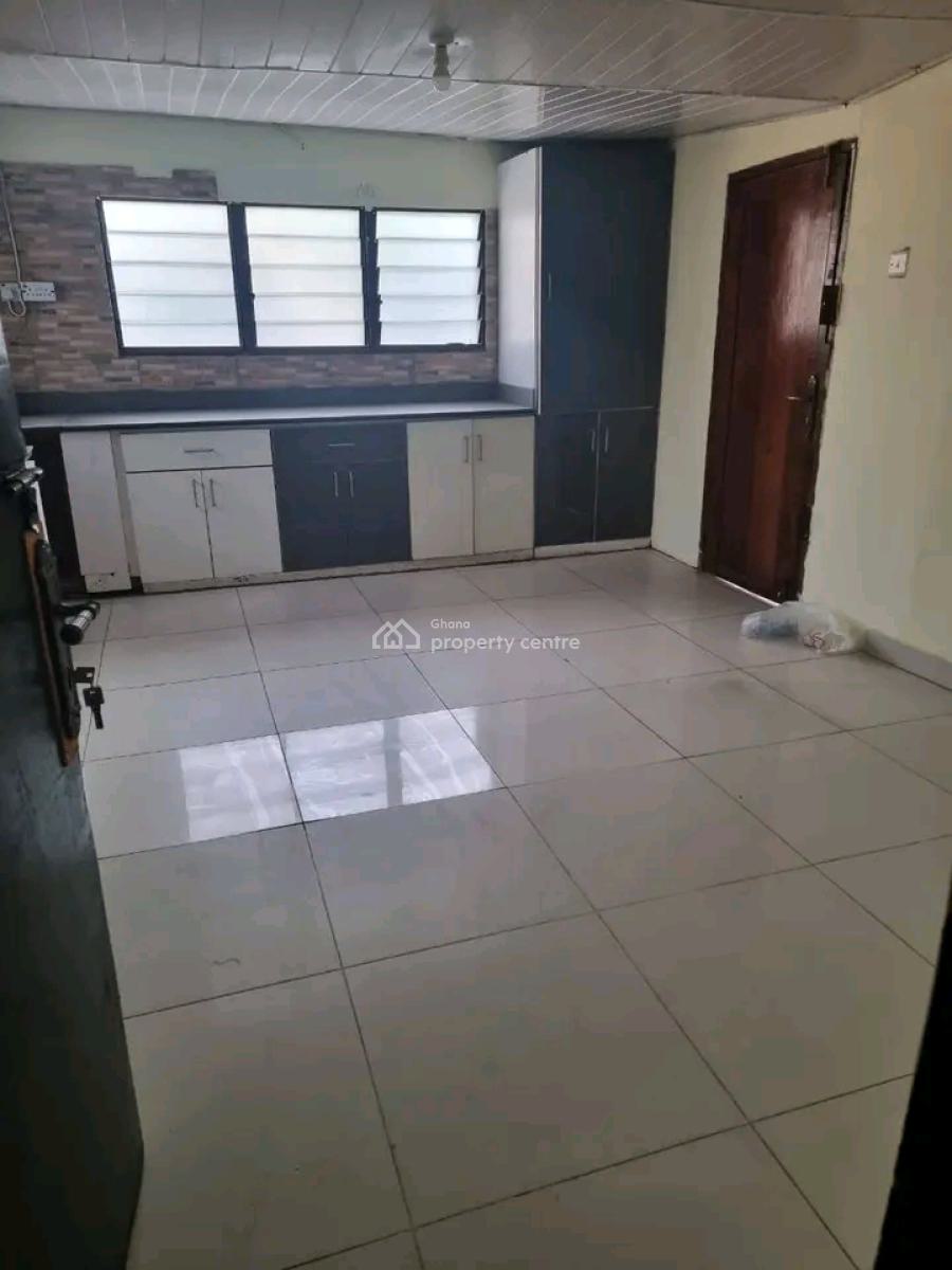 3 Bedroom House with Bq with Extra Land Space, Nyaniba Estate, Osu, Accra, Office Space for Sale