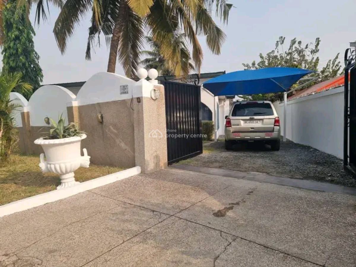 3 Bedroom House with Bq with Extra Land Space, Nyaniba Estate, Osu, Accra, Office Space for Sale