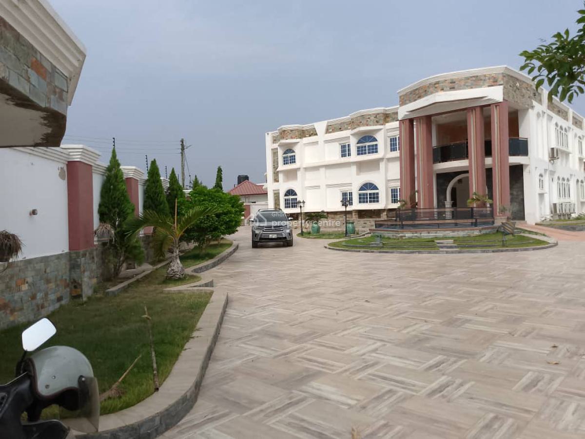 Luxury 7bedrooms House with Pool, Tema Community12, Tema, Accra, House for Sale