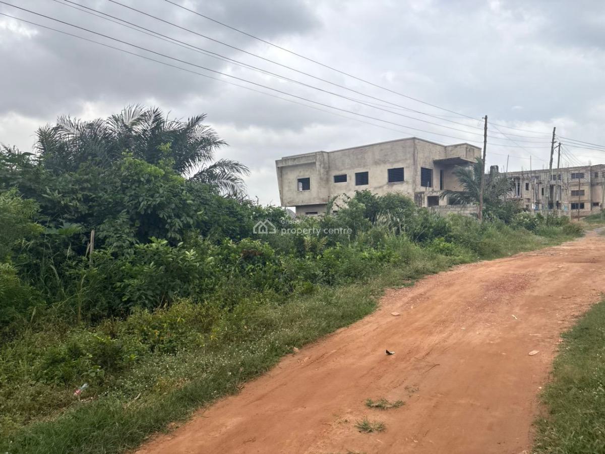 1 Plot of Land at Oyarifa Tipper Junction, Tipper Junction, Oyarifa, La Nkwantanang Madina Municipal, Accra, Residential Land for Sale