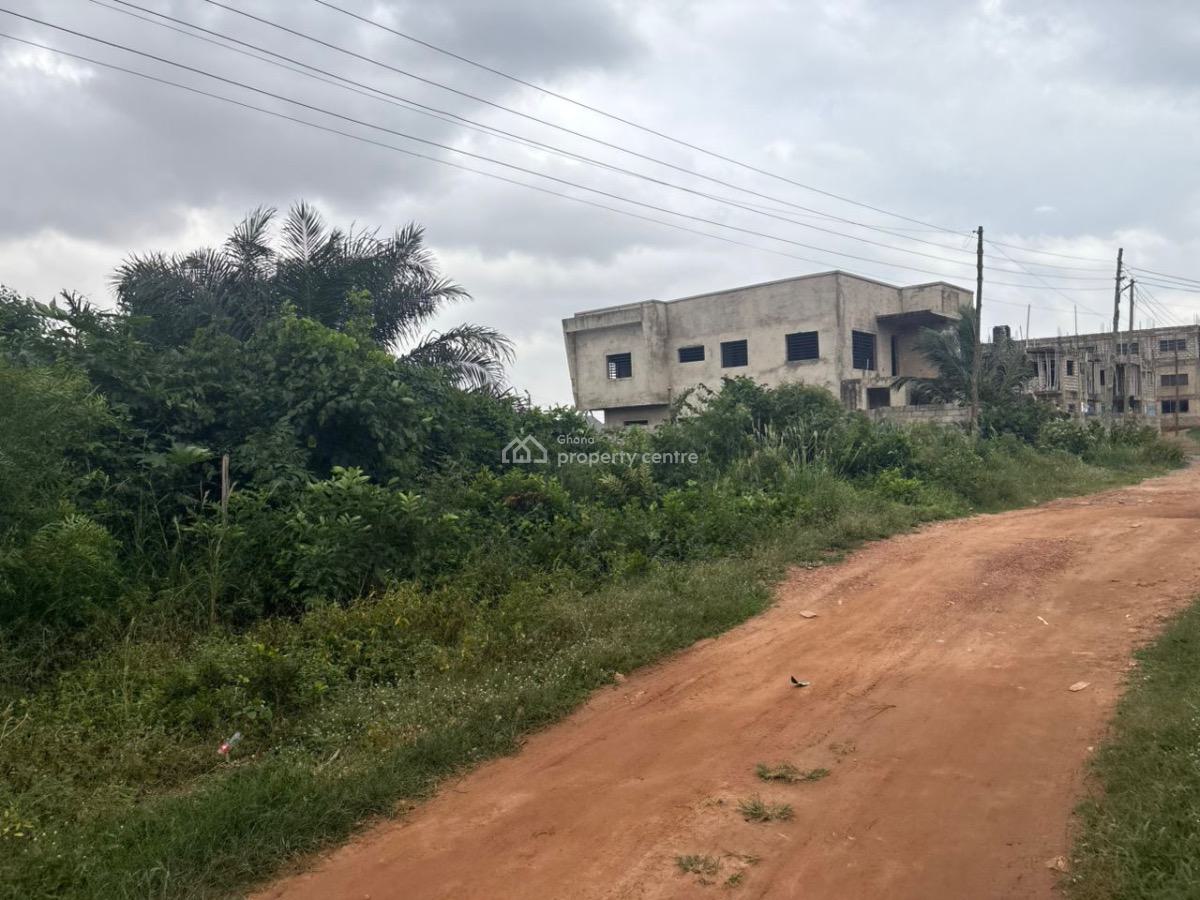 1 Plot of Land at Oyarifa Tipper Junction, Tipper Junction, Oyarifa, La Nkwantanang Madina Municipal, Accra, Residential Land for Sale