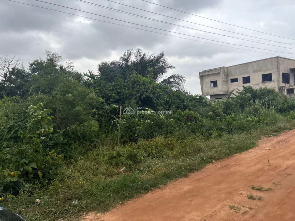1 Plot of Land at Oyarifa Tipper Junction, Tipper Junction, Oyarifa, La Nkwantanang Madina Municipal, Accra, Residential Land for Sale