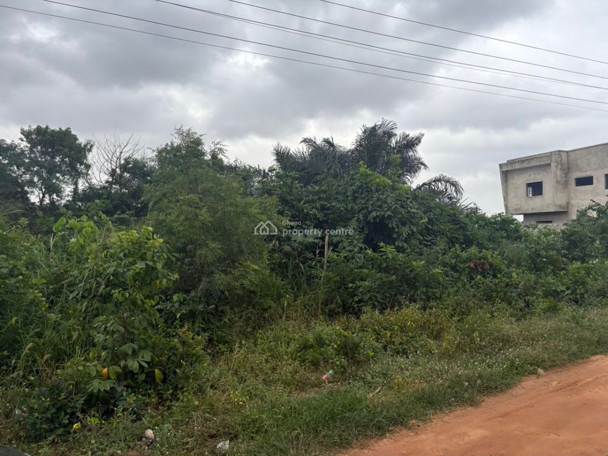 1 Plot of Land at Oyarifa Tipper Junction, Tipper Junction, Oyarifa, La Nkwantanang Madina Municipal, Accra, Residential Land for Sale