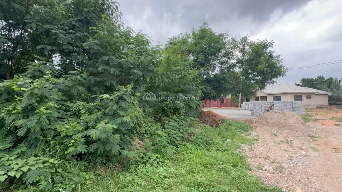 1 Plot of Land at Oyarifa Tipper Junction, Tipper Junction, Oyarifa, La Nkwantanang Madina Municipal, Accra, Residential Land for Sale