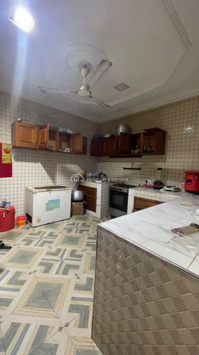 5 Bedrooms at Ablekuma Nsakina, Nsakina, Ablekuma South, Accra Metropolitan, Accra, Detached Bungalow for Rent